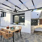 Villa John's Stafilos *